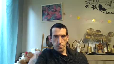 Snapshot of belgianboy33 chatting on 09-24-25, 07:01 Dreamcock online show from 09-24-25, 07:01