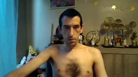 Snapshot of belgianboy33 chatting on 10-09-25, 07:17 Dreamcock online show from 10-09-25, 07:17