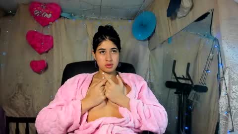 Snapshot of belinda_luna_ chatting on 03-11-25, 05:38 modelo independiente online show from 03-11-25, 05:38