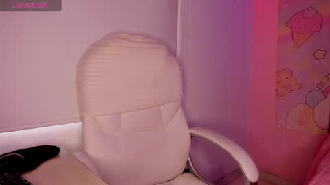 Snapshot of belinda_ws chatting on 01-27-25, 01:41 Bella online show from 01-27-25, 01:41