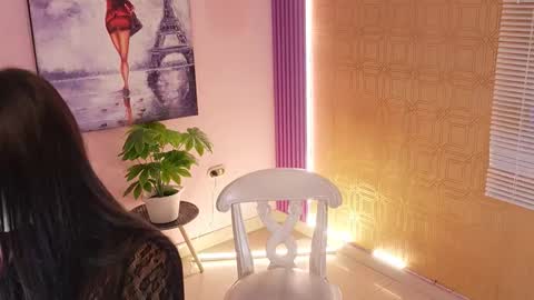 bella19   online show from 10-15-25, 08:20