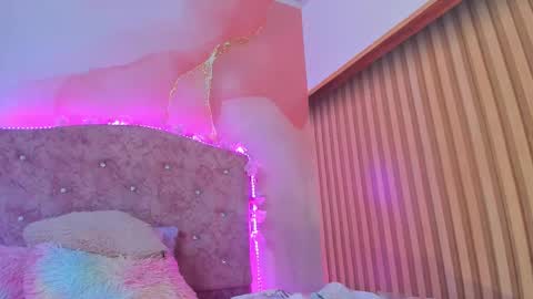 Melanie  online show from 03-08-25, 01:06