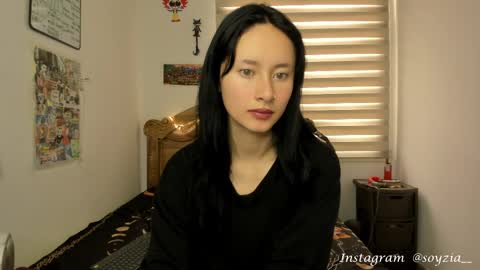 Snapshot of bella__w chatting on 02-22-25, 04:51 Zia online show from 02-22-25, 04:51