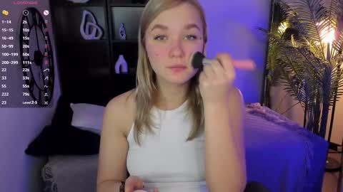 Snapshot of bella_cosmos chatting on 12-02-25, 05:13 Bella online show from 12-02-25, 05:13