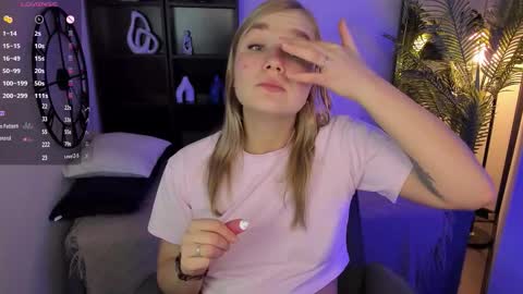 Snapshot of bella_cosmos chatting on 12-03-25, 09:07 Bella online show from 12-03-25, 09:07