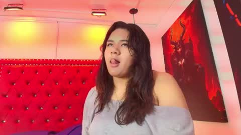 Snapshot of bella_donnna chatting on 11-18-25, 03:23 Bella online show from 11-18-25, 03:23