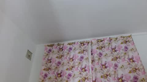 Snapshot of bella_gentle chatting on 04-17-26, 11:30 bella_gentle online show from 04-17-26, 11:30