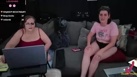 Snapshot of bella_james_1988 chatting on 12-20-25, 05:31 Bella James online show from 12-20-25, 05:31