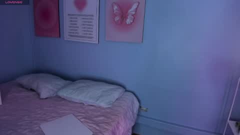  Bella  online show from 04-16-26, 09:39