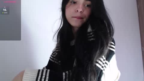 Snapshot of bella_musee chatting on 12-23-24, 03:01   online show from 12-23-24, 03:01