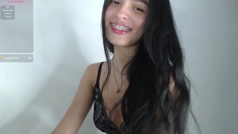 Snapshot of bella_musee chatting on 01-10-25, 01:32   online show from 01-10-25, 01:32