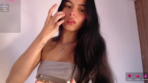 Snapshot of bella_musee chatting on 02-05-25, 09:18   online show from 02-05-25, 09:18