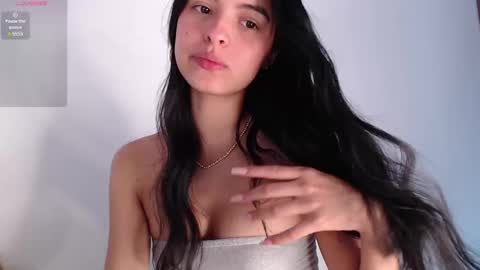 Snapshot of bella_musee chatting on 02-21-25, 03:10   online show from 02-21-25, 03:10