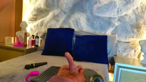 Snapshot of bella_mush chatting on 07-25-26, 10:07 BELLA online show from 07-25-26, 10:07