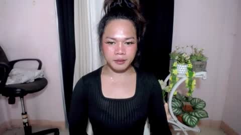 Snapshot of bella_ngo chatting on 06-19-26, 04:17 bella_ngo online show from 06-19-26, 04:17
