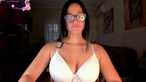 Snapshot of bella_pocahontas3 chatting on 02-02-25, 05:26 bella_pocahontas3 online show from 02-02-25, 05:26