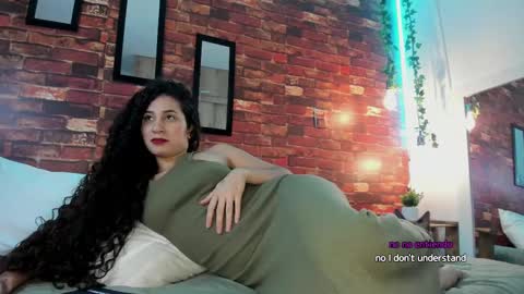 Bella Ponce  online show from 12-01-24, 10:43