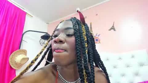 Snapshot of bella_quen1 chatting on 06-11-26, 02:53 bella queen online show from 06-11-26, 02:53