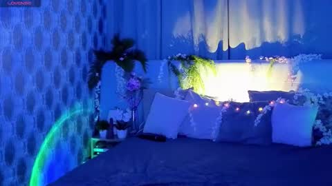 Bella online show from 11-12-25, 01:06