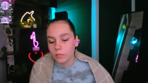 Snapshot of bella_sunshine1 chatting on 04-08-26, 05:40 alexa online show from 04-08-26, 05:40