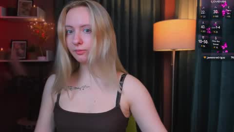 Snapshot of bella_sunshine1 chatting on 04-16-26, 09:39 alexa online show from 04-16-26, 09:39