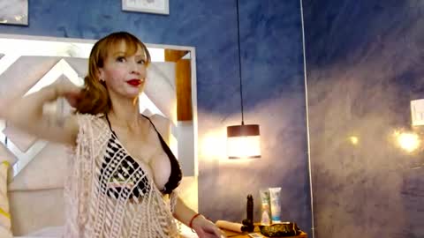 Snapshot of bella_volup chatting on 01-18-26, 07:28 bella_volup online show from 01-18-26, 07:28