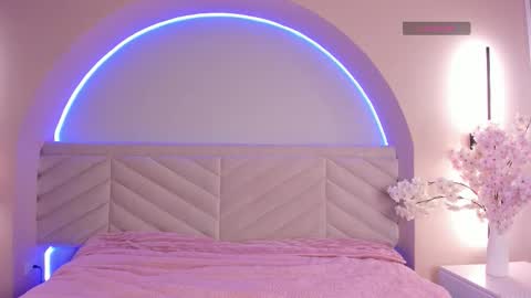 Bella online show from 03-25-26, 12:11