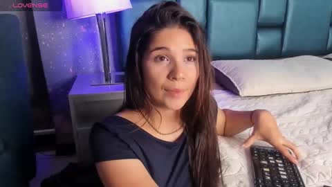 Snapshot of bellaa_becca chatting on 11-23-25, 06:30 Bella Becca online show from 11-23-25, 06:30