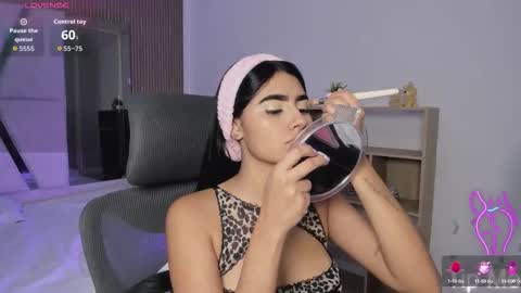 bellaastorm online show from 09-28-25, 12:54