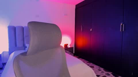 bellaastorm online show from 11-14-25, 09:46