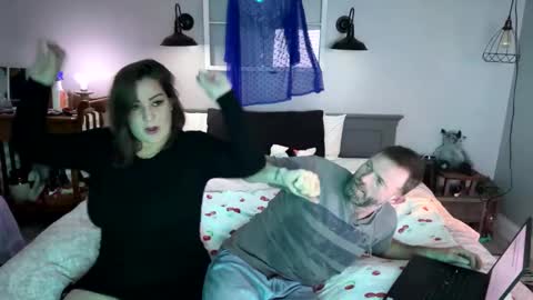 Snapshot of bellabeanz chatting on 02-17-25, 11:20 Roxy Rain online show from 02-17-25, 11:20
