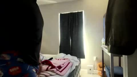 Snapshot of bellabeanz chatting on 02-15-26, 06:15 Roxy Rain online show from 02-15-26, 06:15