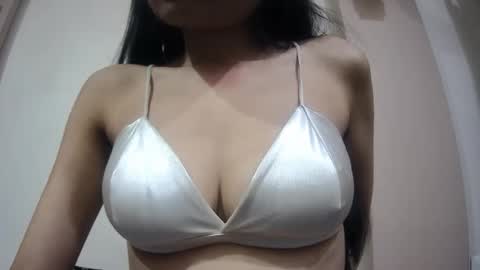 Snapshot of bellacrystall chatting on 01-24-25, 04:28 bellacrystall online show from 01-24-25, 04:28