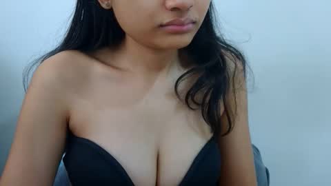 bellacrystall online show from 01-14-26, 04:51