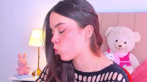 Snapshot of bellafontana chatting on 03-17-26, 05:05 BellaFontana online show from 03-17-26, 05:05