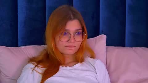 BellaMarebelle online show from 10-17-25, 05:10