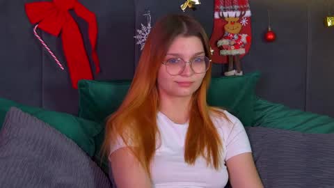 BellaMarebelle online show from 12-18-25, 04:18