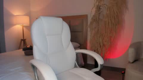 Bella Mia online show from 01-10-25, 03:50