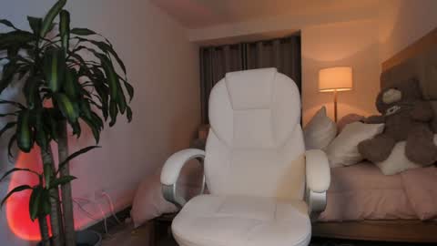 Bella Mia online show from 02-02-25, 12:30