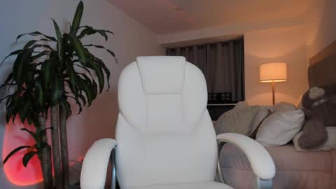 Bella Mia online show from 02-15-25, 01:10