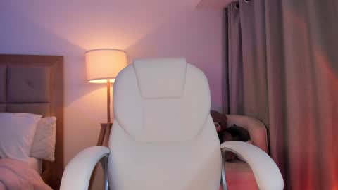 Bella Mia online show from 10-11-25, 03:50