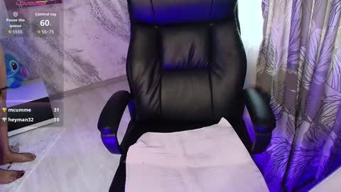 Snapshot of bellanoirsxs chatting on 11-24-25, 08:25 Bellanoirsxs online show from 11-24-25, 08:25