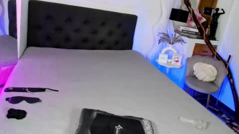 Bella Porch online show from 02-15-25, 08:01