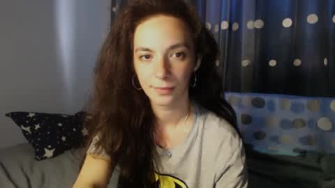 bellaqueen0701 online show from 02-07-25, 07:50