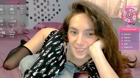 Snapshot of bellaqueen0701 chatting on 11-29-25, 01:47 bellaqueen0701 online show from 11-29-25, 01:47