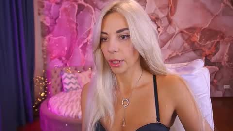 Bella online show from 10-26-25, 02:01