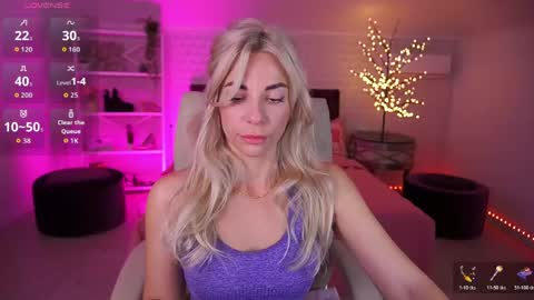 Snapshot of bellarayyy chatting on 04-28-26, 06:40 Bella online show from 04-28-26, 06:40