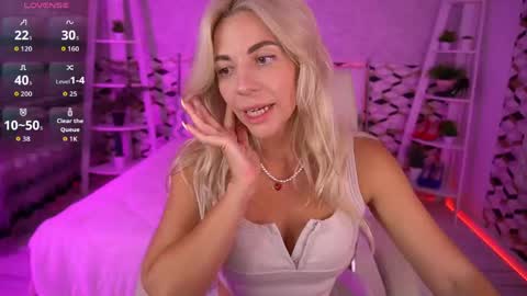 Snapshot of bellarayyy chatting on 05-29-26, 11:52 Bella online show from 05-29-26, 11:52
