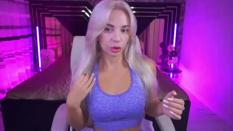 Bella online show from 07-22-26, 01:47