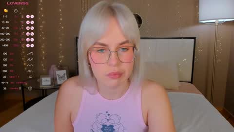 Bella online show from 10-12-25, 12:53